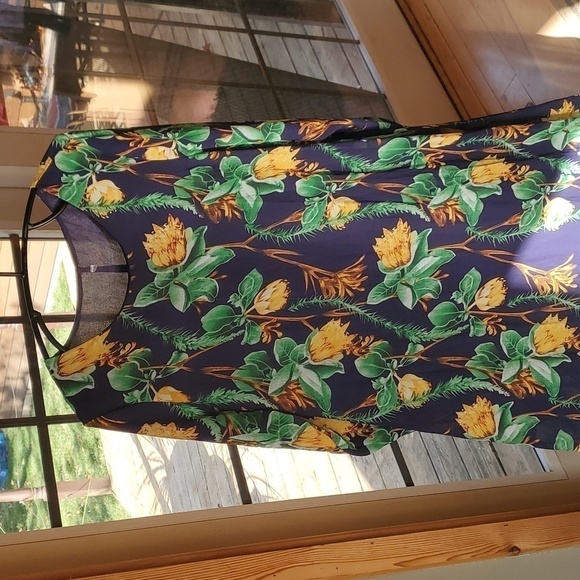 Hawaiian Themed Graphics Long Sleeve Maxi Lined Flowing Sz. 2X Dress - Picture 2 of 15